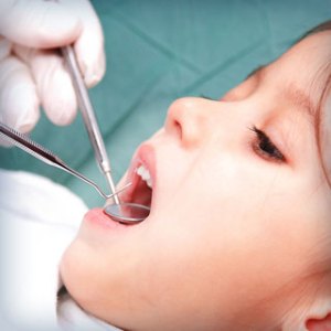 child getting dental checkup